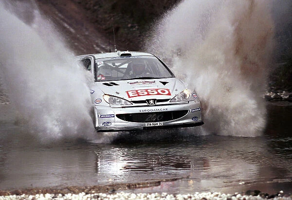 Marcus Gronholm in action in the Peugeot 206 WRC. Argentina Rally 2000. Photo:McKlein / LAT