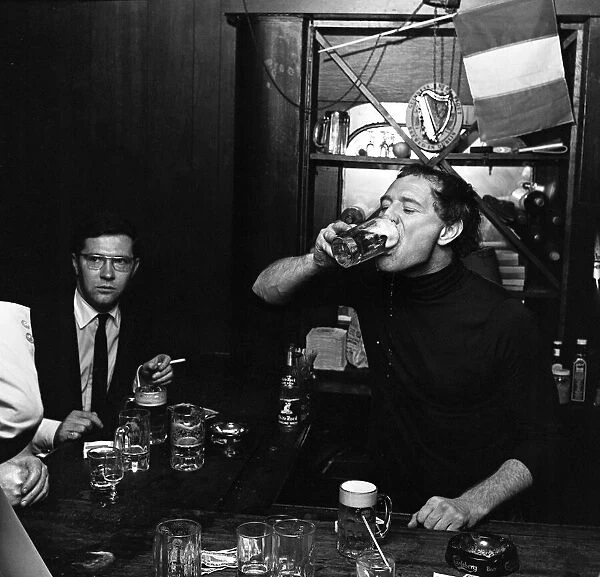 Richard Harris Irish actor in pub drinking beer 1967