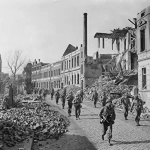 World War II - men US 9th Army, Neuss, Germany