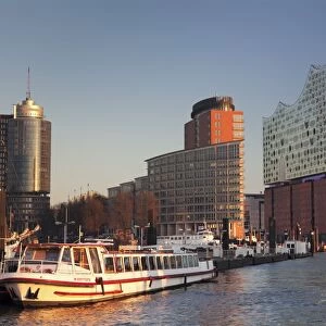 Elbphilharmonie at sunset, Elbufer, HafenCity, Hamburg, Hanseatic City, Germany, Europe