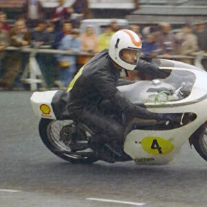 Brian Garratt (Suzuki) 1976 Senior Manx Grand Prix