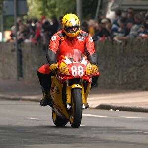 Nigel Milbank (V&M Yamaha) 2004 Classic Parade Lap