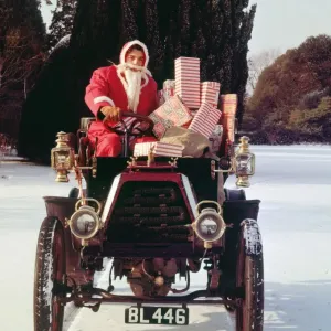 Durkopp 1901 with Father Christmas in the snow Durkopp 1901 with Father Christmas in the snow