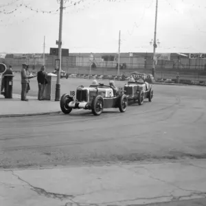 Mannin Beg 1933. MG Magnette K3 s. Don leads Hamilton Mannin Beg 1933. MG Magnette K3 s. Don leads Hamilton