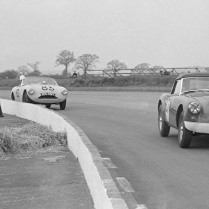 MGA Twin Cam, Ecurie Chiltern. D. G. Dixon. Silverstone 9th May 1959