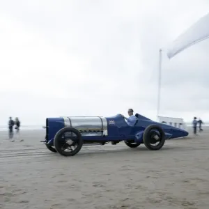 Sunbeam 350 hp driven by Don Wales at Pendine Sands 2015
