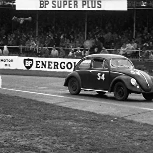 VW Beetle, M. J. Griffin. Goodwood 28th members meeting 26. 4. 1958