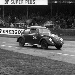 VW Beetle, M. J. Griffin. Goodwood 28th members meeting 26. 4. 1958