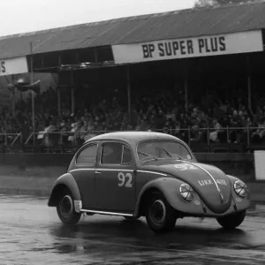 VW Beetle, R. Vaughan. Goodwood 34th members meeting 25. 4. 1959