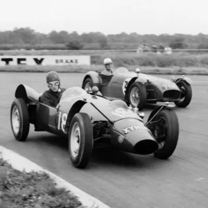 Yimkin driven by Don Sim with Lotus 7 series 1 of Peter Warr. Silverstone 17 / 9 / 1960 Yimkin driven by Don Sim with Lotus 7 series 1 of Peter Warr. Silverstone 17 / 9 / 1960