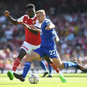 Arsenal's Thomas Partey Closes Down Leicester's Dewsbury-Hall in 2022-23 Premier League Clash