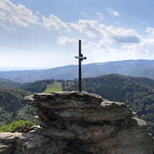 Summit cross, Hoher Stein Mountain, Muehlberg, Dunkelsteinerwald, Wachau, Mostviertel, Lower Austria, Austria, Europe