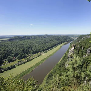 View of the Elbe river with Wartturm rock formation, Bastei, Elbsandsteingebirge Elbe Sandstone Mountains, Nationalpark Saechsische Schweiz national park, Saxon Switzerland, Saxony, Germany, Europe