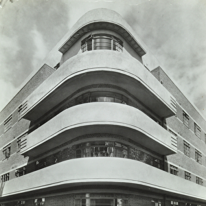 Oaklands Estate, London, 1936 (b / w photo)
