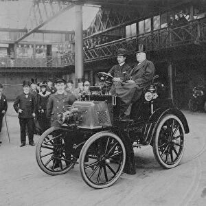 1900 Thousand Mile Trial, Daimler leaving Edinburgh. Creator: Unknown