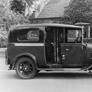 1933 Austin 12. 8hp taxi cab. Creator: Unknown