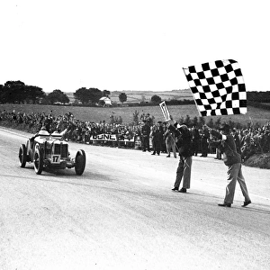 1933 Tourist Trophy: Tazio Nuvolari, 1st position