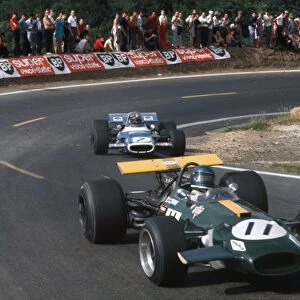 1969 French Grand Prix: Jacky Ickx, Brabham BT26A Ford, leads Jean-Pierre Beltoise, Matra MS80 Ford