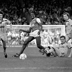 Division One Football 1985 / 86 Season, Arsenal v Aston Villa, Highbury