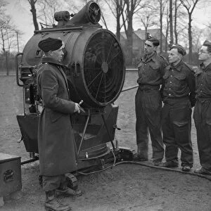 Searchlight School, Birmingham. Soldiers being given training on the 90 cm Projector
