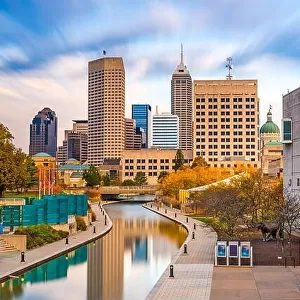 Indianapolis, Indiana, USA skyline and canal at dusk in autumn