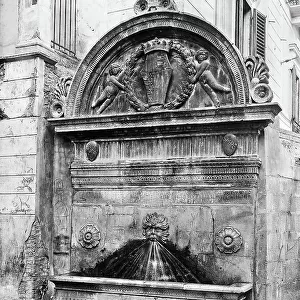 Fontana del Vecchio, fountain set against the terminal pillar of the Sulmona Aqueduct