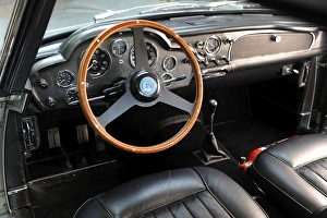 Aston Martin DB4