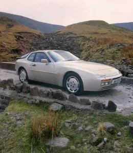 Porsche Prints: 1987 Porsche 944
