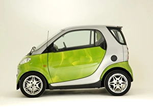 Images Dated 2009 June: 2001 Smart car