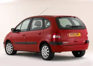 Images Dated 2011: 2003 Renault Scenic