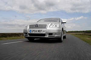 Images Dated 2005 May: 2004 Toyota Avensis