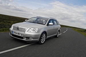 Driving Prints: 2004 Toyota Avensis