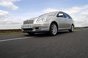Images Dated 2005 May: 2004 Toyota Avensis