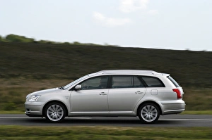 Images Dated 2005 May: 2004 Toyota Avensis