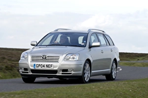 Images Dated 2005 May: 2004 Toyota Avensis