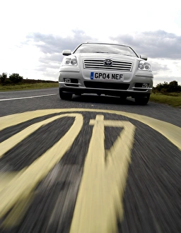 Images Dated 2005 May: 2004 Toyota Avensis