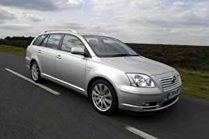 Images Dated 2005 May: 2004 Toyota Avensis