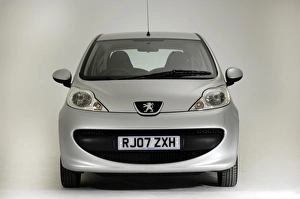 Images Dated 2009 October: 2007 Peugeot 107