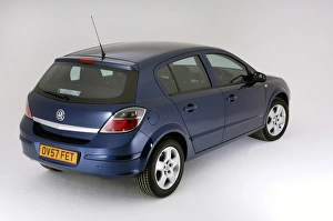 Images Dated 2009: 2007 Vauxhall Astra