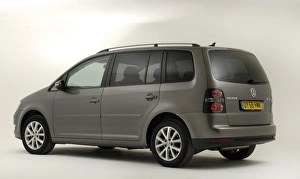 Images Dated 2010: 2009 Volkswagen Touran TDi