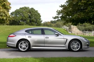 Images Dated 2010 October: 2010 Porsche Panamera