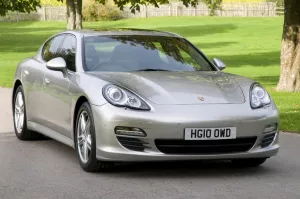 Images Dated 2010 October: 2010 Porsche Panamera