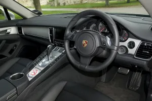 Images Dated 2010 October: 2010 Porsche Panamera