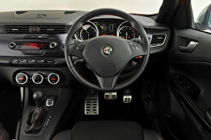 Images Dated 2013 December: 2013 Alfa Romeo Giulietta