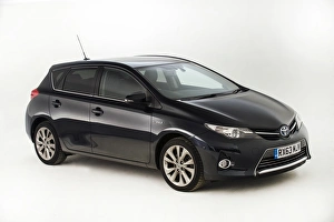 Images Dated 2007: 2013 Toyota Auris Hybrid