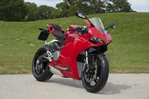 Images Dated 2014 June: 2014 Ducati 899 Panigale