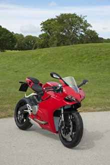 Images Dated 2014 June: 2014 Ducati 899 Panigale