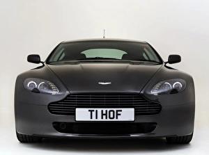 Aston Martin V8 Vantage 2011