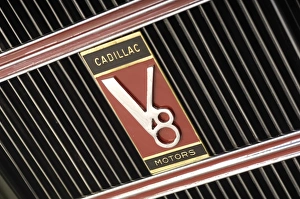 Images Dated 2007 November: Cadillac V8 355d