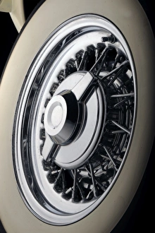 Images Dated 4th June 2008: Dual Ghia 1957